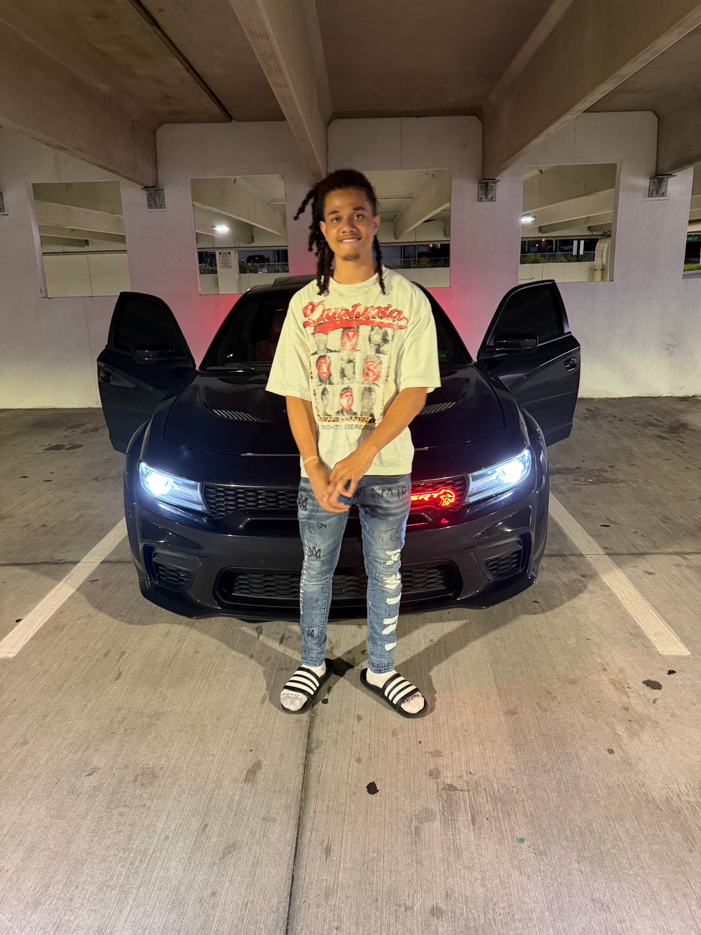 "Most wanted" white tee