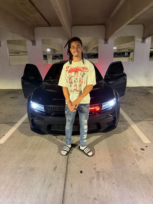 "Most wanted" white tee